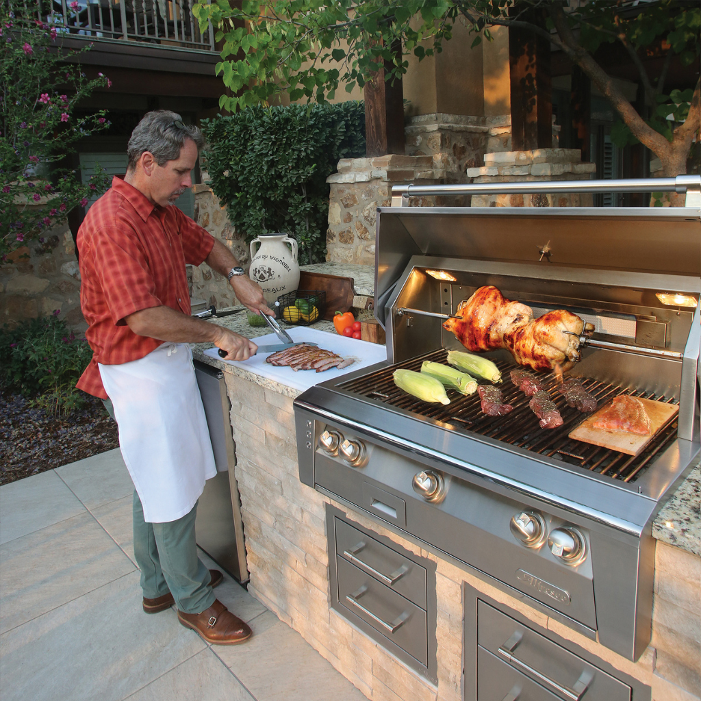 Grills & Outdoor Cooking