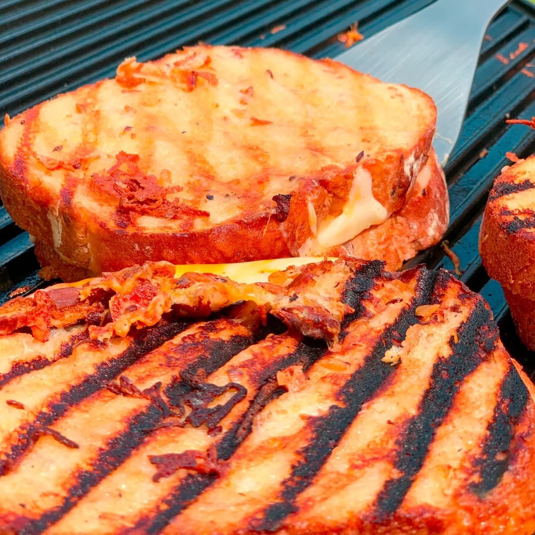 Bayou 18-in Reversible Cast Iron Griddle